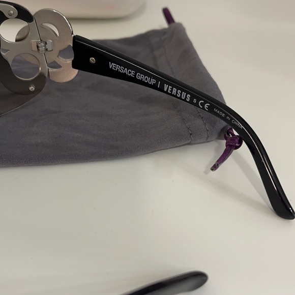 Versus - Versace Group Sunglasses - Picture 9 of 13